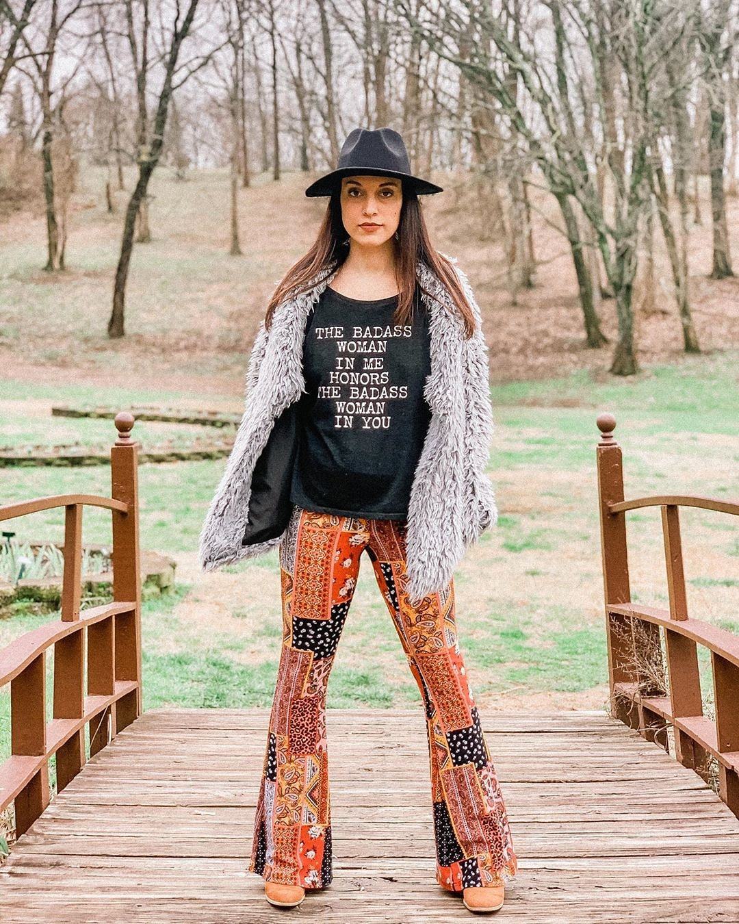 The Badass Woman In Me Honors The Badass Woman In You - Muscle Tank