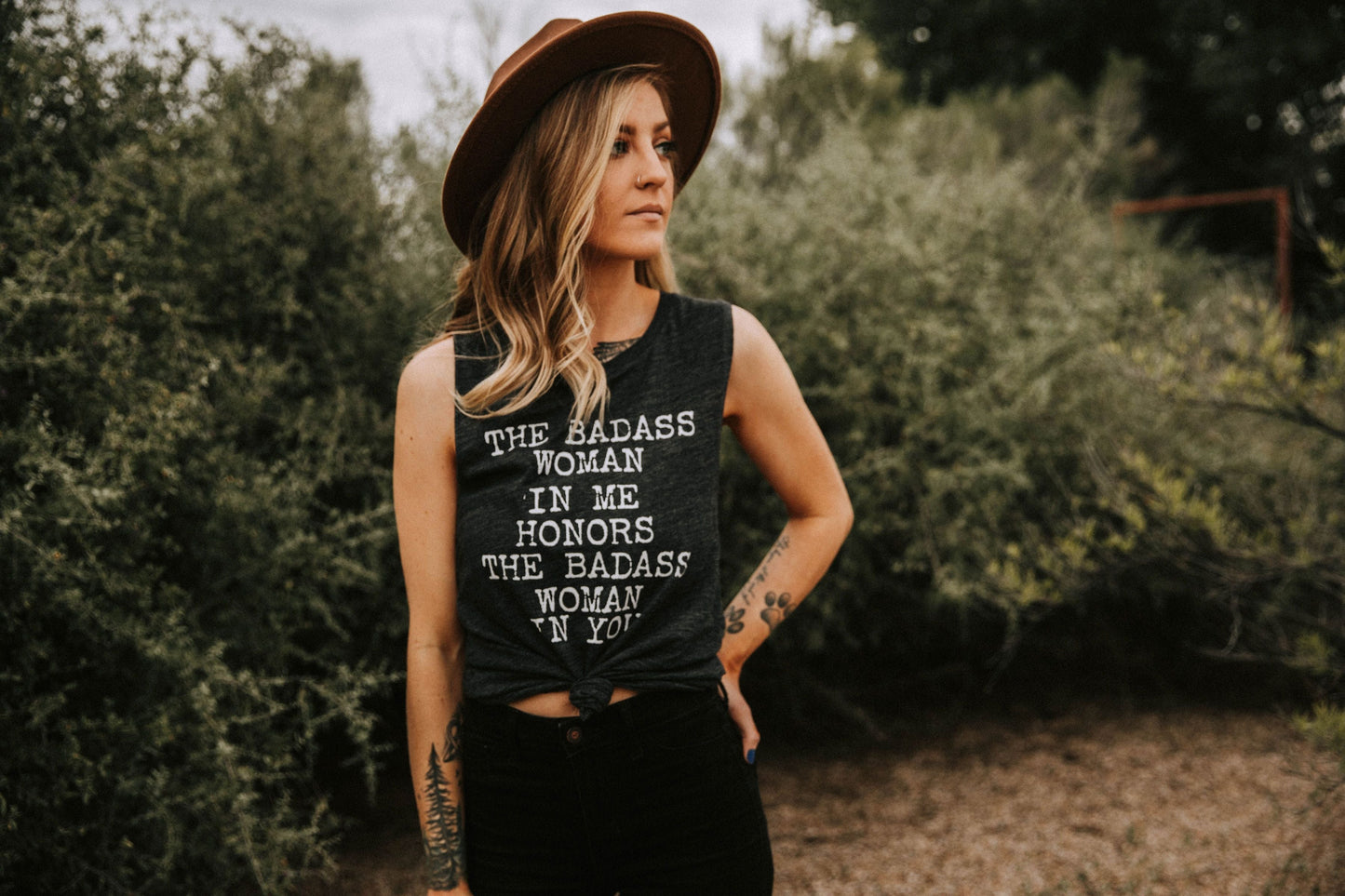 The Badass Woman In Me Honors The Badass Woman In You - Muscle Tank