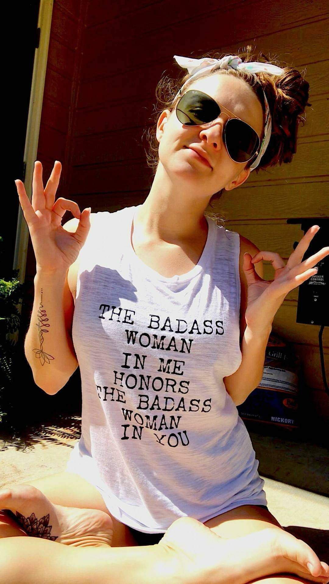 The Badass Woman In Me Honors The Badass Woman In You - Muscle Tank