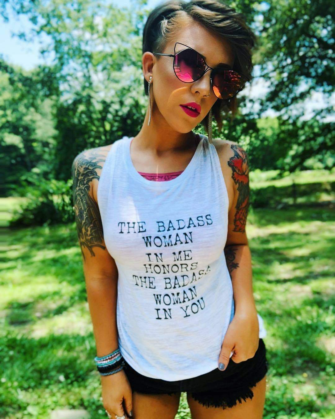 The Badass Woman In Me Honors The Badass Woman In You - Muscle Tank